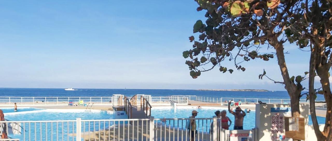 Апартаменти Front Line Unit 520 Ft2 - 48 M2, On Second Floor, Stunning Ocean View Cul de Sac Екстер'єр фото